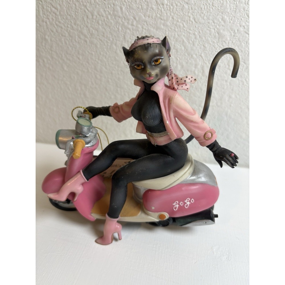 Margaret Le Van Valley Cats GoGo Secret Agent Feline Scooter Figurine w Tag
